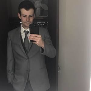 Meet your Posher, Dennis